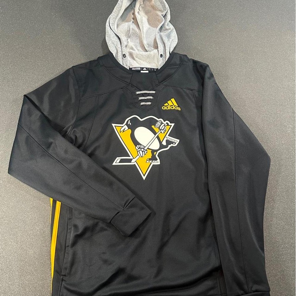 Adidas Pittsburgh Penguins black hoodie with yellow stripes on sleeves, size S